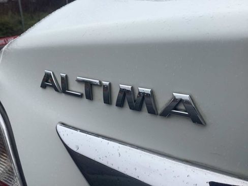 Used 2014 Nissan Altima 2.5 SV image 6