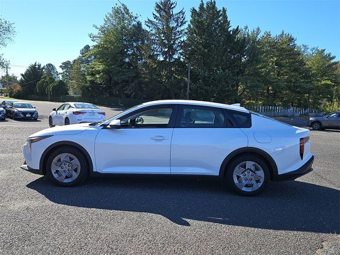 Certified 2025 Kia K4 LX image 4