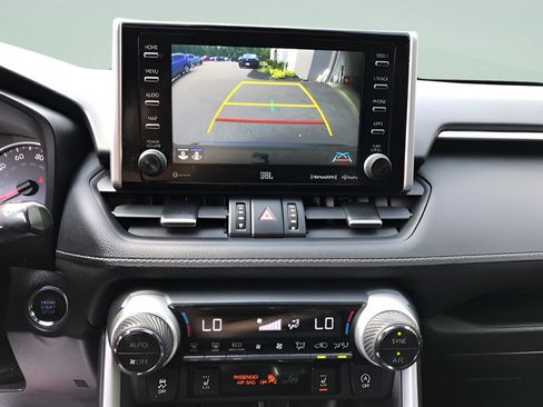Certified 2021 Toyota RAV4 XLE Premium AWD/4WD image 21