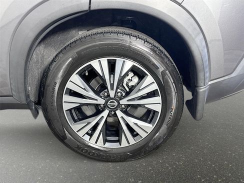 Certified 2021 Nissan Rogue SV w/ Premium Package FWD image 31