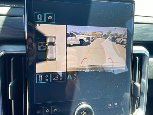 Used 2024 GMC Acadia Elevation FWD image 19