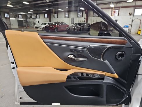 Used 2025 Lexus ES 350 Ultra Luxury image 27