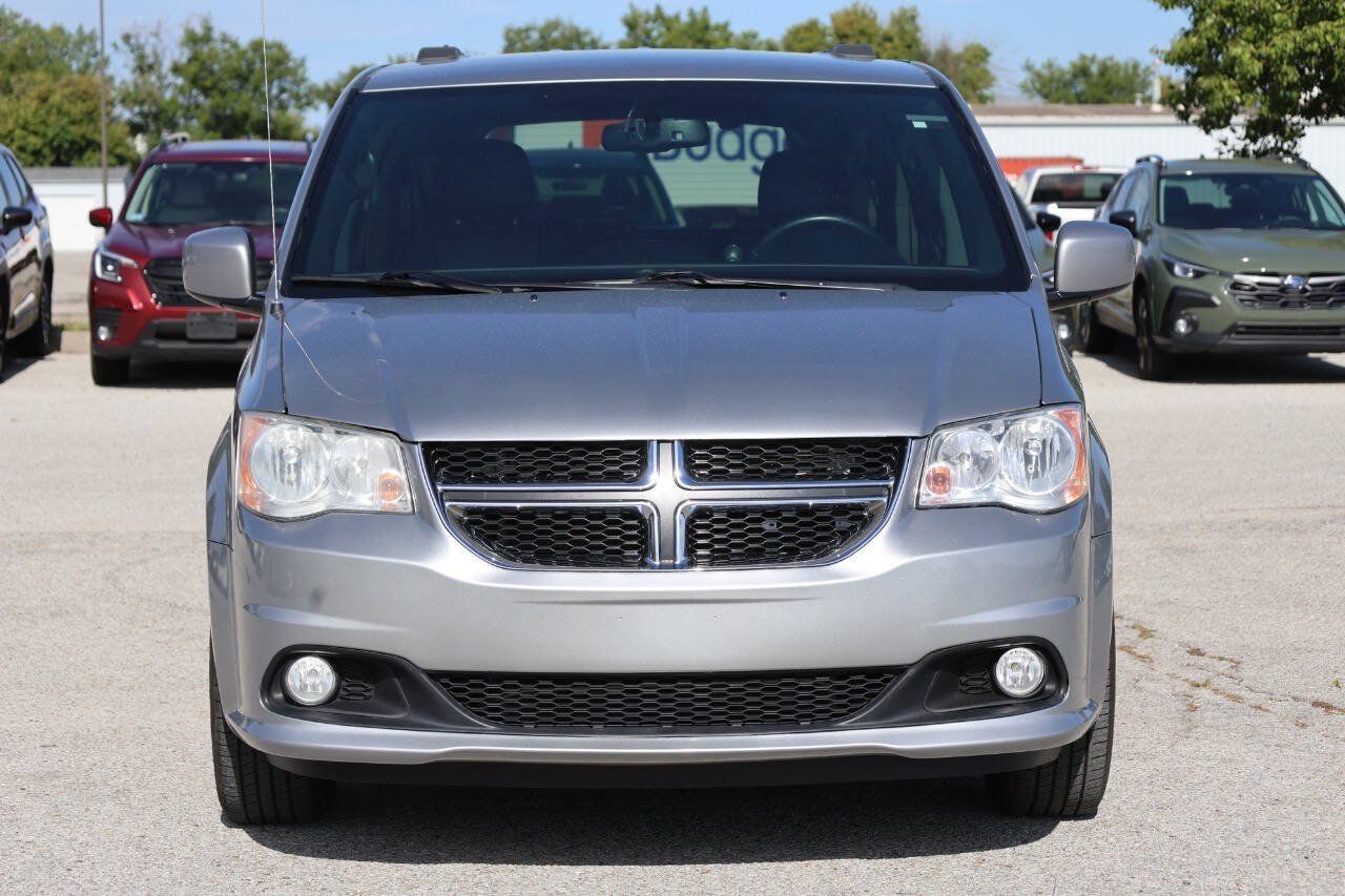 Used 2017 Dodge Grand Caravan SXT FWD image 5