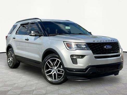 Used 2018 Ford Explorer Sport w/ Equipment Group 401A AWD/4WD image 3