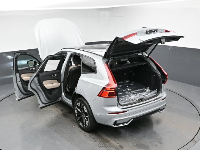 New 2026 Volvo XC60 B5 Plus w/ Protection Package Premier AWD/4WD image 53