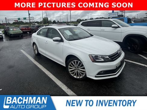 Used 2016 Volkswagen Jetta SEL FWD image 1