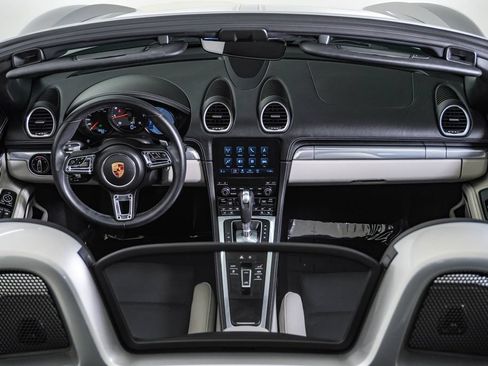 Used 2024 Porsche 718 Boxster RWD image 20