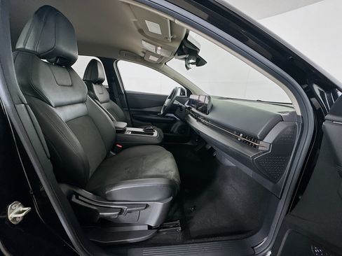 Used 2023 Nissan Ariya FWD image 30