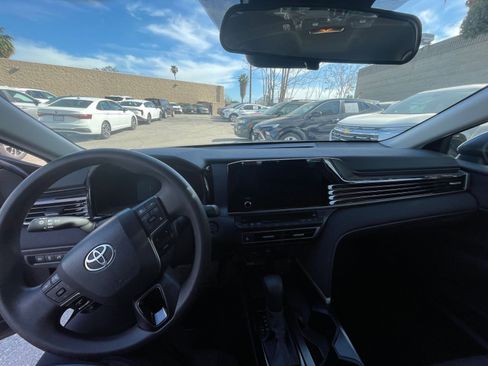Used 2025 Toyota Camry LE image 33