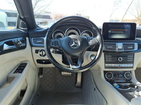 Used 2017 Mercedes-Benz CLS 550 4MATIC image 31