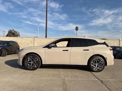 Used 2026 BMW iX xDrive45 image 2