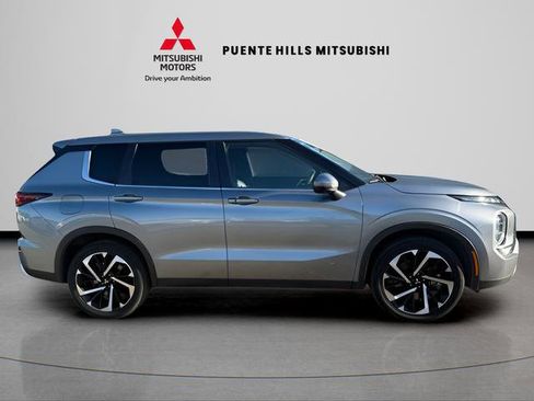 Used 2023 Mitsubishi Outlander ES image 4