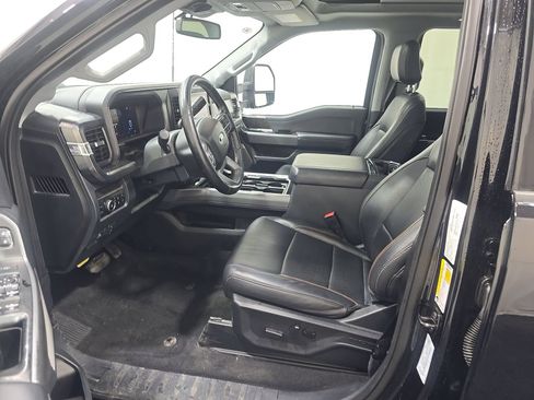Used 2025 Ford F250 Lariat w/ Black Appearance Package AWD/4WD image 9