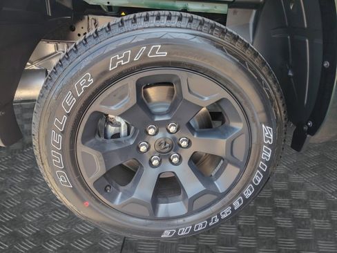 New 2026 RAM 1500 4x4 Crew Cab image 23