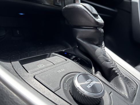 Used 2020 Toyota RAV4 XSE w/ XSE Grade Weather Package AWD/4WD image 24