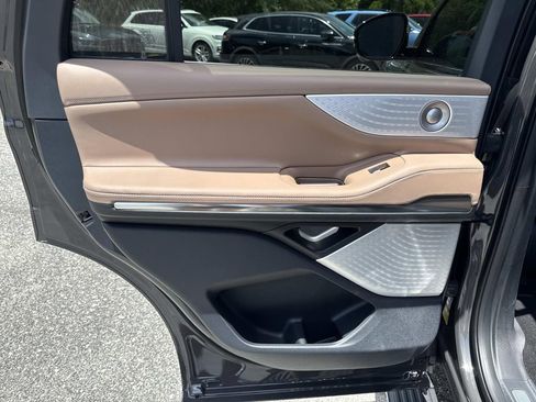 New 2026 Lincoln Navigator Black Label AWD/4WD image 14