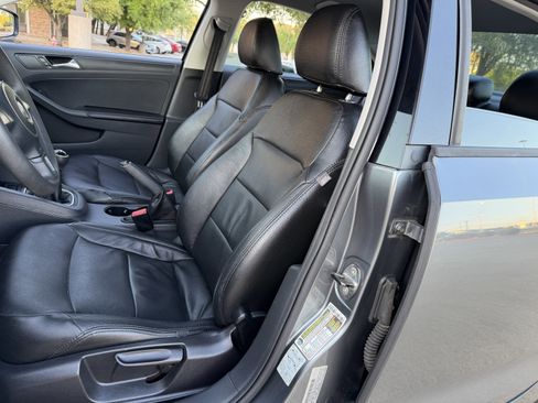 Used 2011 Volkswagen Jetta S image 19