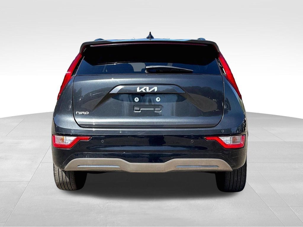 Certified 2023 Kia Niro Wind w/ Wind Preserve Package FWD image 8