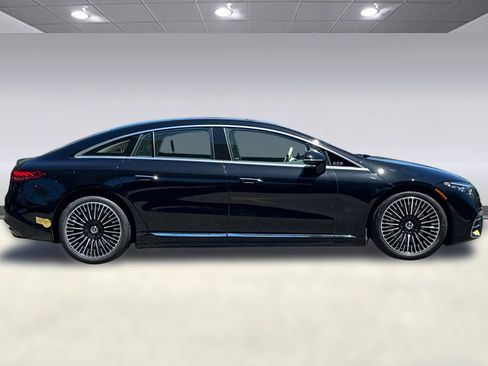 Used 2022 Mercedes-Benz EQS 580 4MATIC Sedan image 8