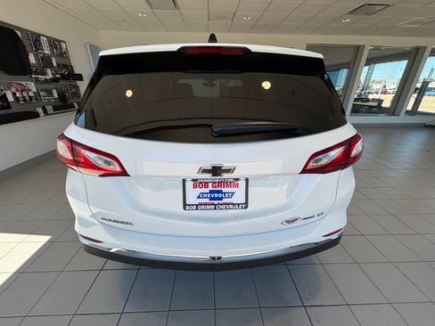 Used 2018 Chevrolet Equinox LT w/ Sun & Infotainment Package AWD/4WD image 8