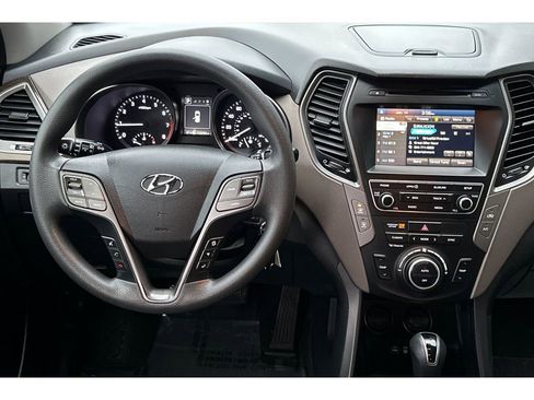 Used 2017 Hyundai Santa Fe Sport image 16
