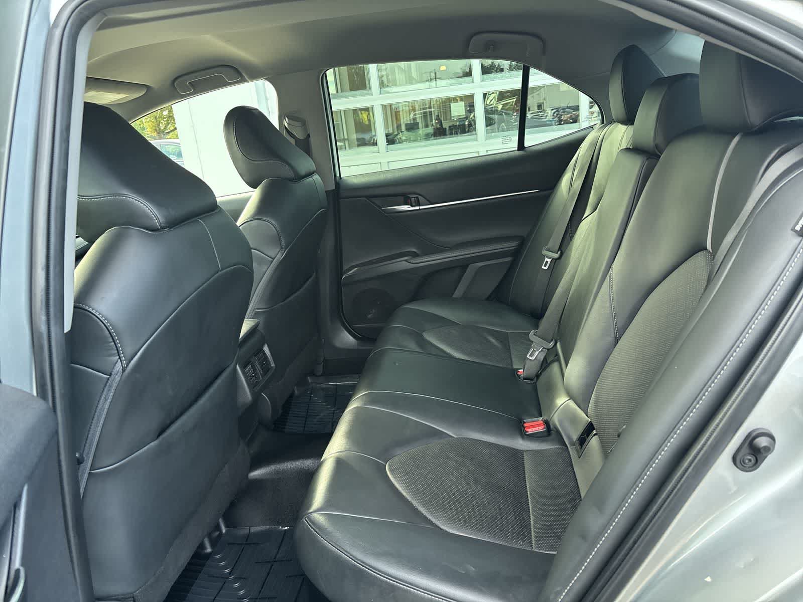 Used 2022 Toyota Camry XSE FWD image 8