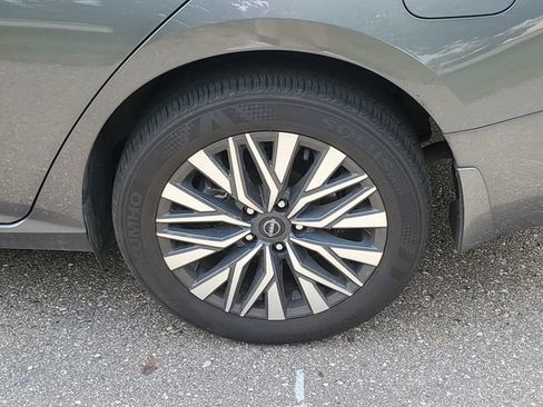 Certified 2024 Nissan Altima 2.5 SV AWD/4WD image 30