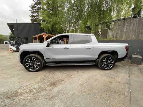 Used 2025 GMC Sierra EV Denali AWD/4WD image 3