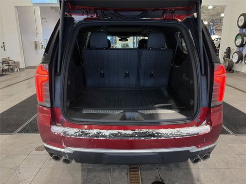 New 2026 Chevrolet Suburban Premier w/ Sun And Tow Package AWD/4WD image 5