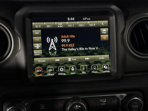 Used 2023 Jeep Wrangler Unlimited w/ 8.4" Radio Group image 19