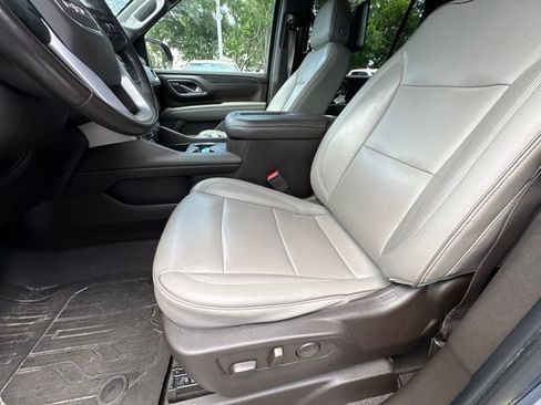 Used 2021 GMC Yukon XL SLT w/ SLT Premium Package AWD/4WD image 9