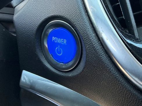 Used 2018 Chevrolet Volt Premier w/ Driver Confidence Package image 27