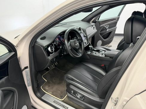 Used 2019 Bentley Bentayga AWD/4WD image 33