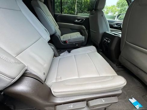 Used 2021 GMC Yukon XL SLT w/ SLT Premium Package AWD/4WD image 5