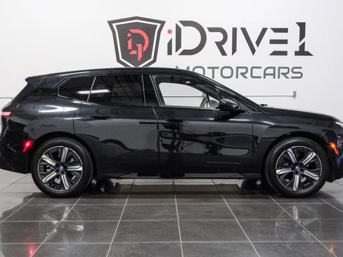 Used 2025 BMW iX xDrive50 image 10