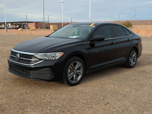 Used 2023 Volkswagen Jetta SE image 7