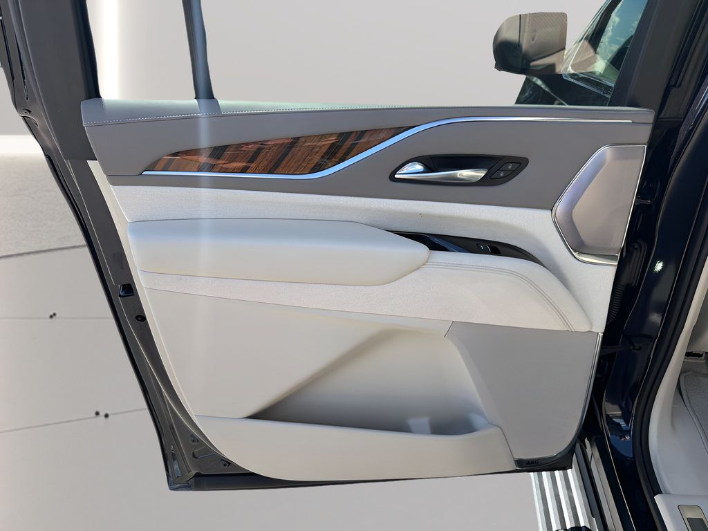 Used 2021 Cadillac Escalade ESV Premium Luxury Platinum w/ Heavy-Duty Trailer Package AWD/4WD image 37