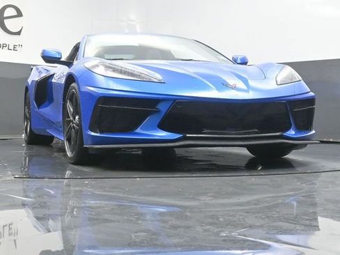 Used 2025 Chevrolet Corvette Stingray Preferred Cpe w/ Z51 Performance Package image 3