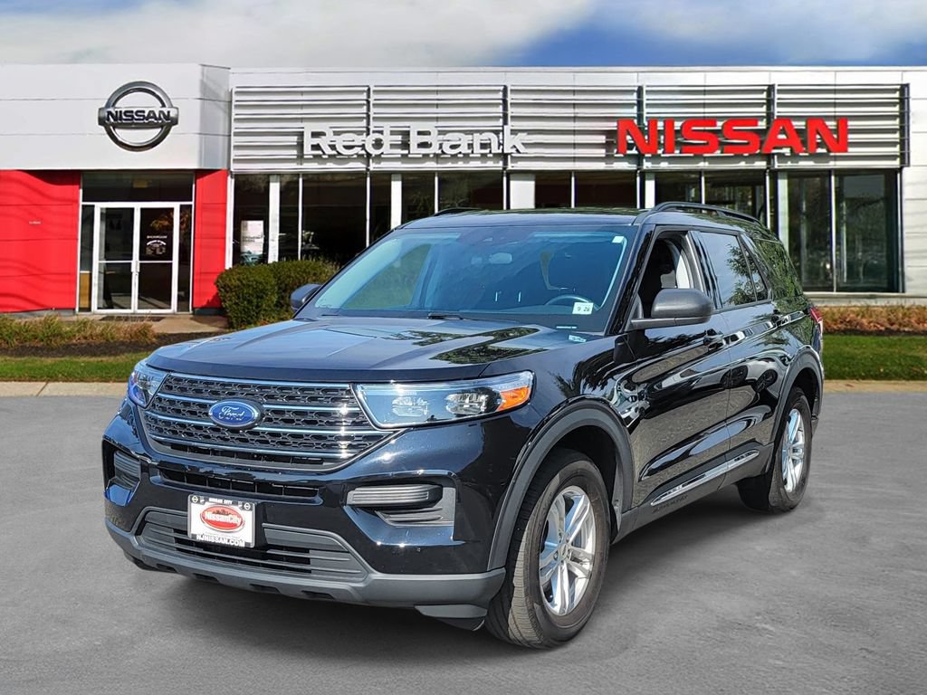 Used 2023 Ford Explorer XLT AWD/4WD image 4