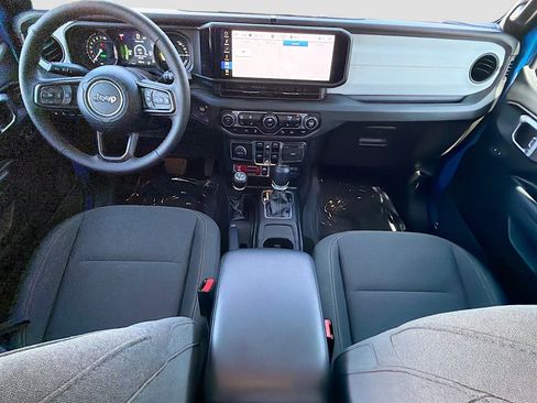 Used 2024 Jeep Wrangler Willys AWD/4WD image 15