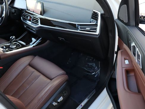 Used 2020 BMW X7 M50i w/ Cold Weather Package image 37