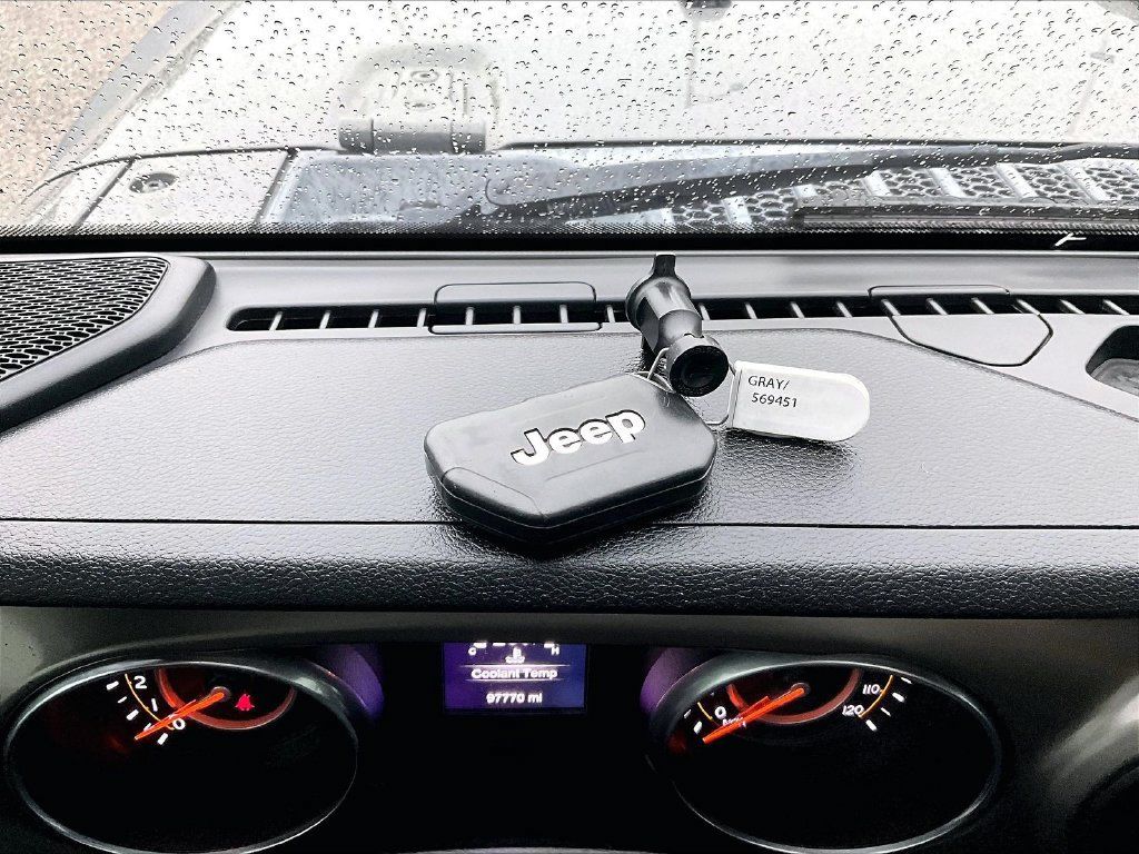 Used 2019 Jeep Wrangler Sport AWD/4WD image 12