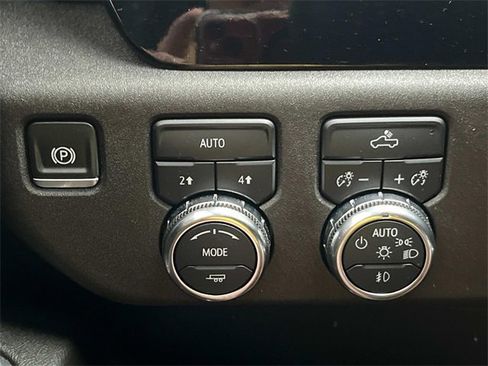 Used 2024 GMC Sierra 1500 Elevation image 21