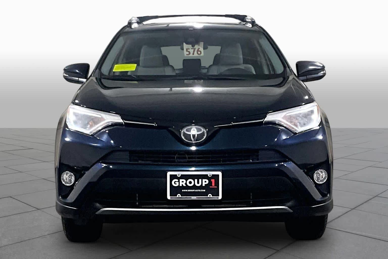 Used 2017 Toyota RAV4 XLE AWD/4WD image 3