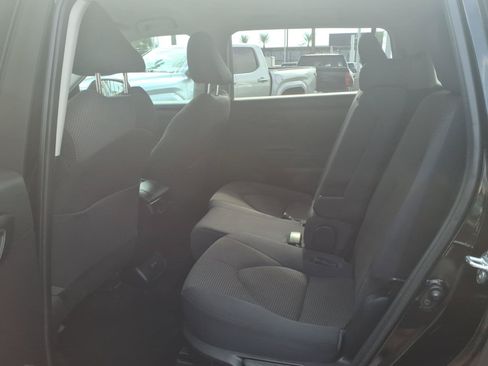 Used 2023 Toyota Highlander LE FWD image 10