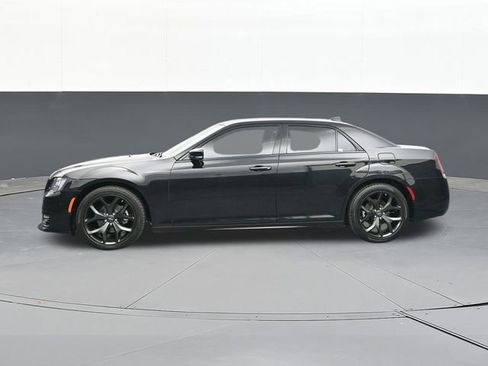 Used 2022 Chrysler 300 Touring L image 8