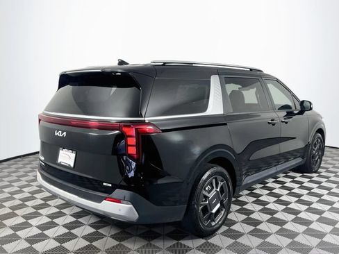 Used 2025 Kia Carnival EX FWD image 8