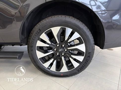 New 2025 Ford Expedition Platinum w/ Platinum Ultimate Package image 31