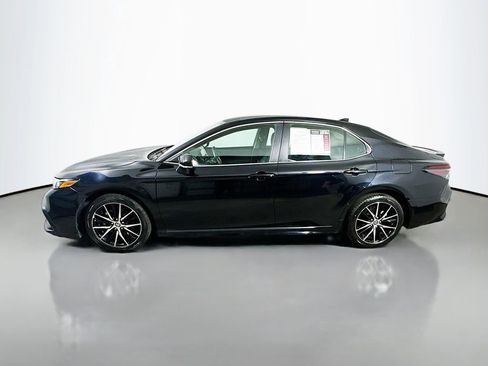 Used 2024 Toyota Camry SE image 5