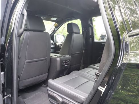 Used 2025 Chevrolet Tahoe Z71 AWD/4WD image 46